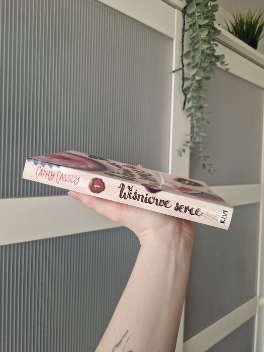 Książka młodzieżowa Wiśniowe serce, Cathy Cassidy, BOMBOnierki, The Ch