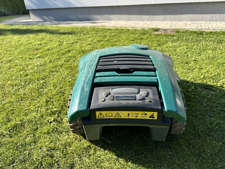 Robot koszący - kosiarka elektryczna Robomow RM510