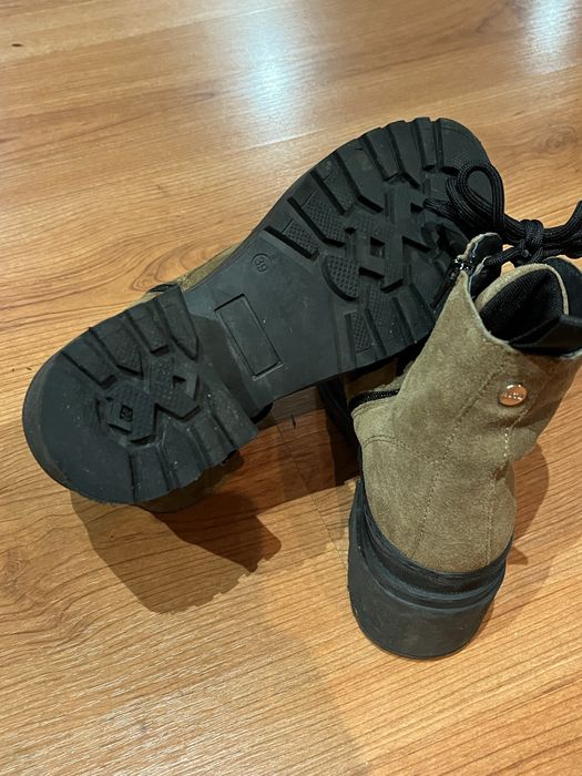 Botas castanhas Rugui