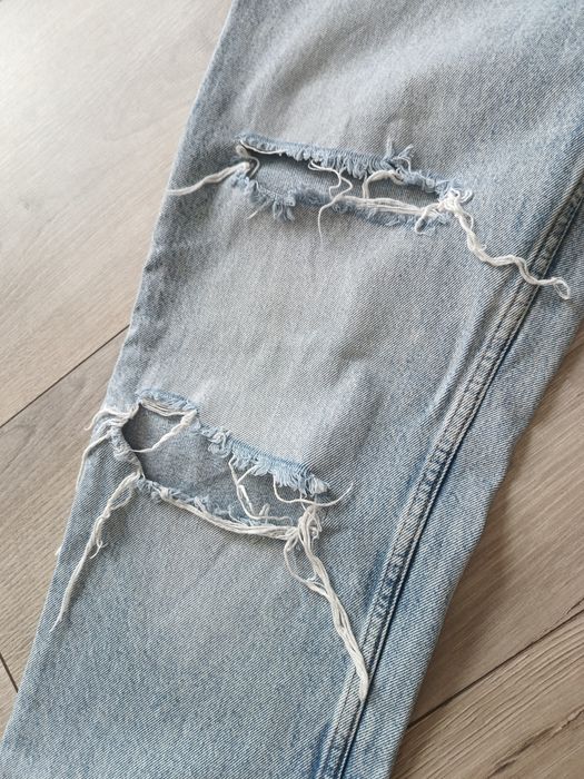 Jeansy boyfriend  dziurami  H&M r 36