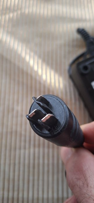 Ładowarka Bosch 2 ah