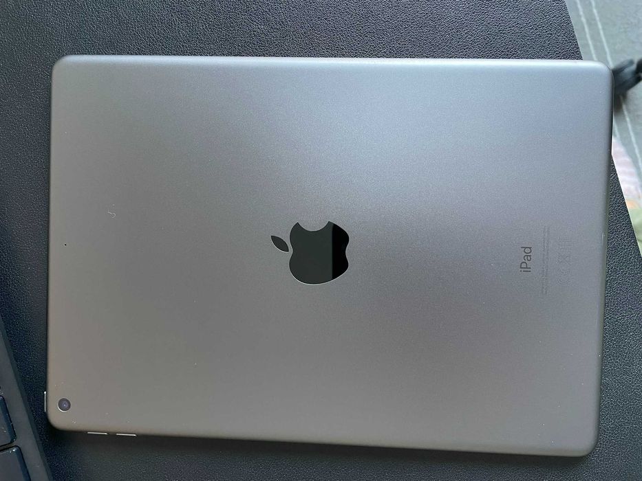 iPad 8th geração com apple pencil e keyboard