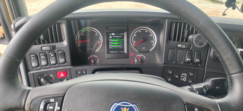 Ciągnik siodłowy SCANIA R410