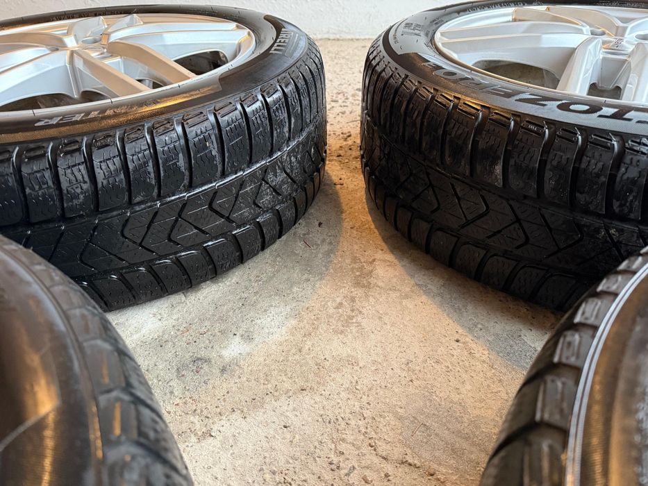 Komplet kół Dezent VW Arteon, Passat, Golf 17 cali, Pirelli Sotozero3
