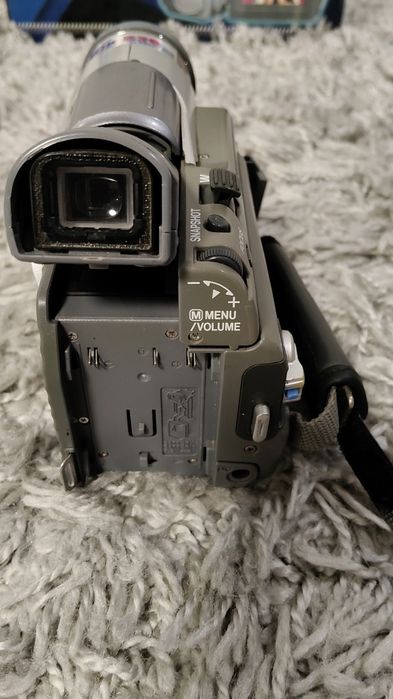 Kamera cyfrowa Mini DV JVC GR-D20E pilot ładowarka przewody