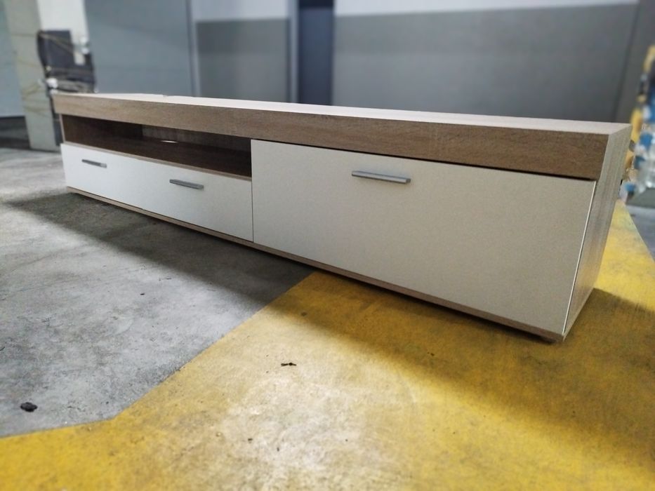 Móvel Tv branco e castanho