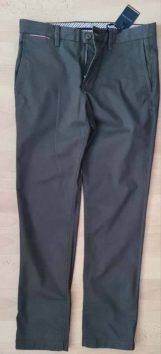 Spodnie chinosy męskie tommy hilfiger.
