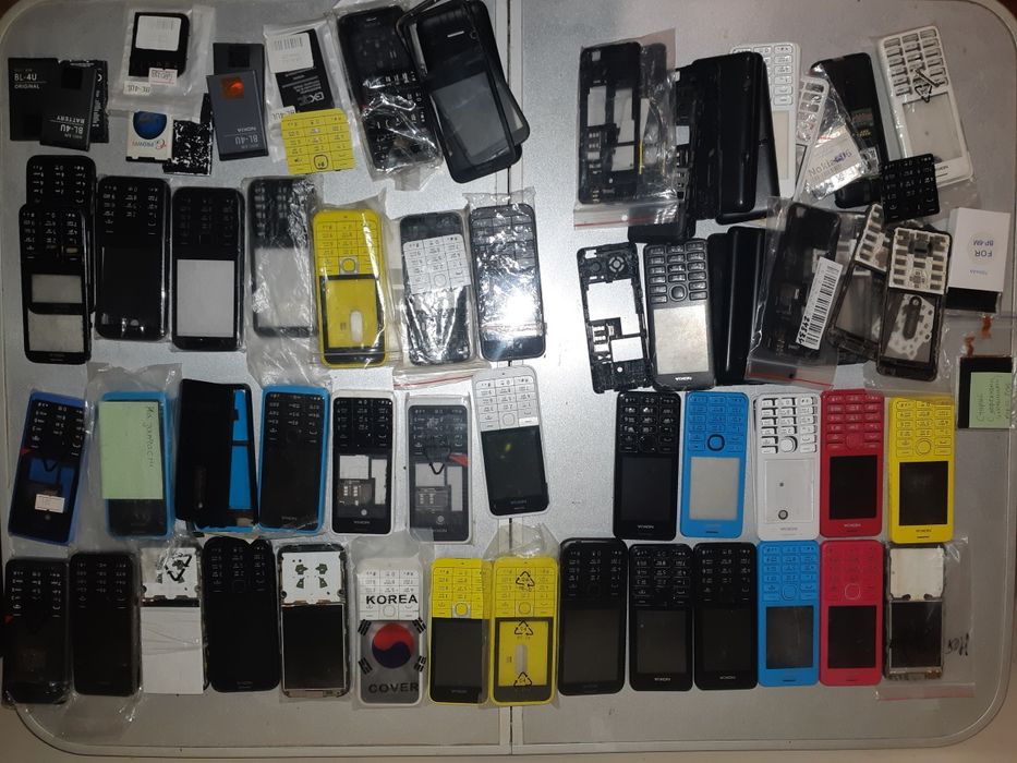 Одним лотом телефоны и комплектующие Nokia  206; 301; 225 И ДРУГИЕ