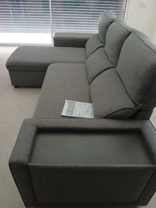 Vendo sofá/ cama com chaise longue.