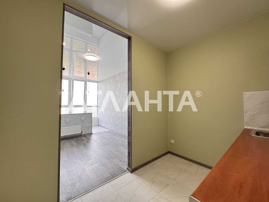 Квартира з новим ремонтом у спальному районі Таїрово