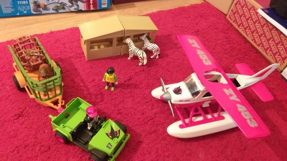 Playmobil carro e hidroavião