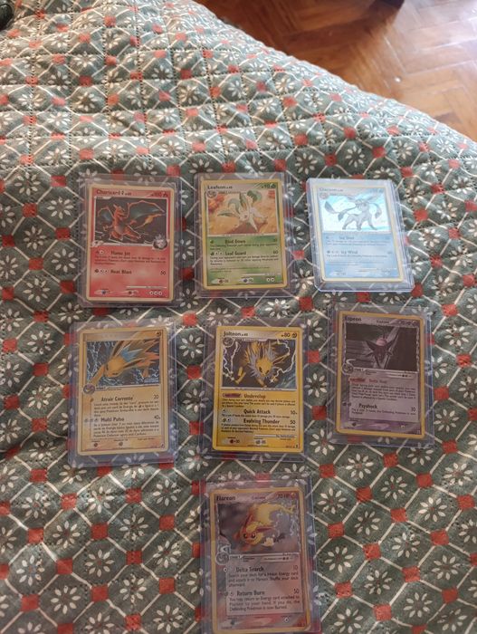 Cartas Pokémon antigas.