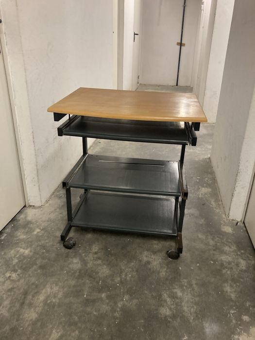 Secretaria em ferro e tampo madeira