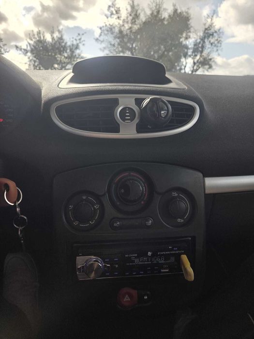 Carro Renault R-Clio Ano 2006