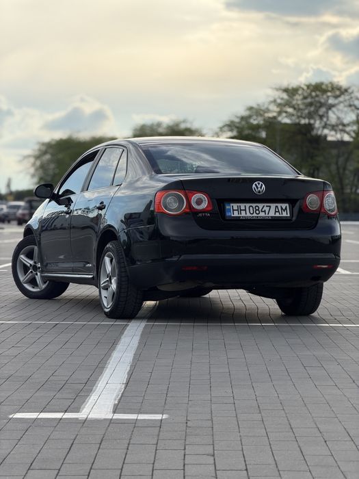 Volskwagen Jetta 1.6 газ. Автомат