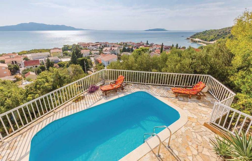 Wakacje, Chorwacja, okolice Makarskiej, apt. z basenem dla 6 osób