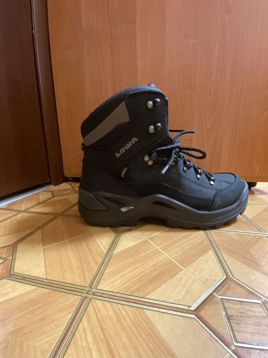 Черевики трекінгові LOWA на Gore-tex