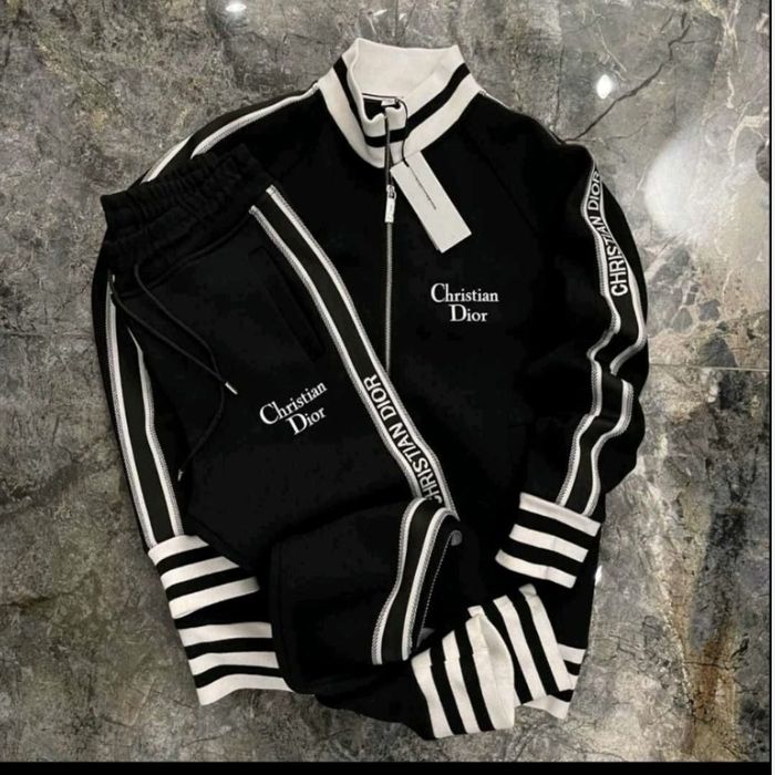 Костюм спортивний