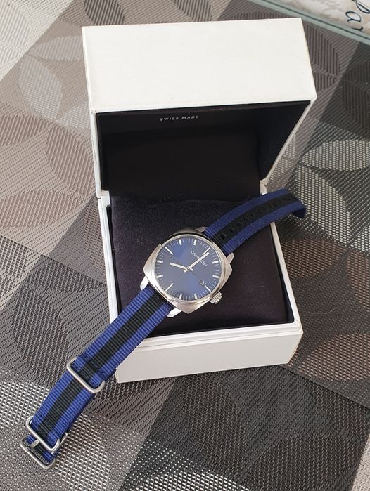 Часи Calvin Klein