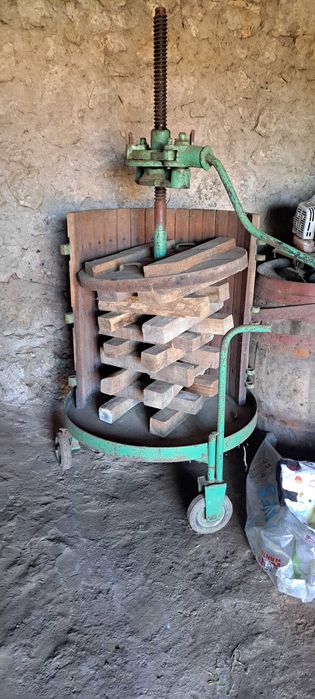Prensa para espremer uvas.
