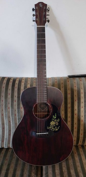 Gitara akustyczna Baton Rouge, szerszy gryf