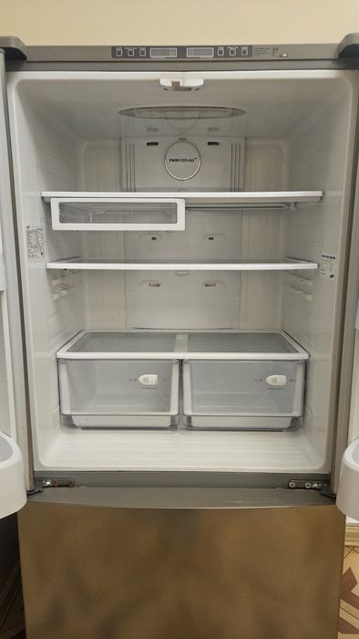 Холодильник Samsung 3-х дверний