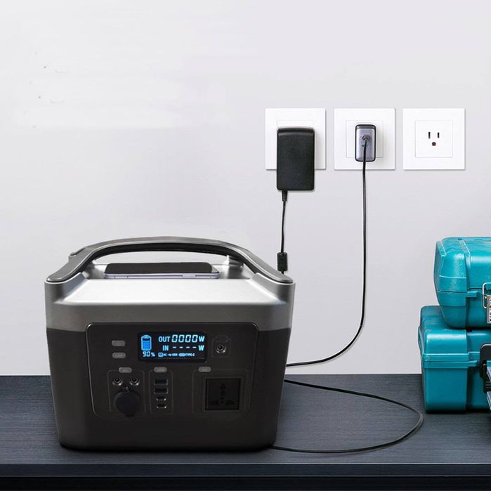 Портативна станція Powerone Plus 600W