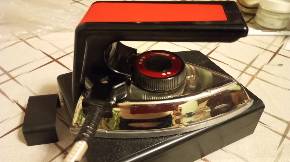 Продам советский складной утюг