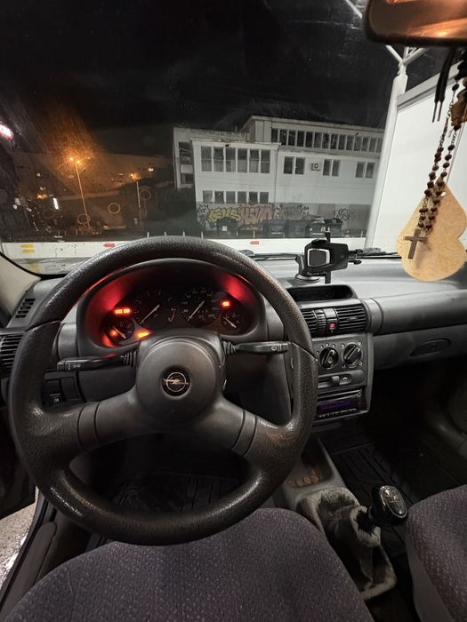 Carro Opel corsa