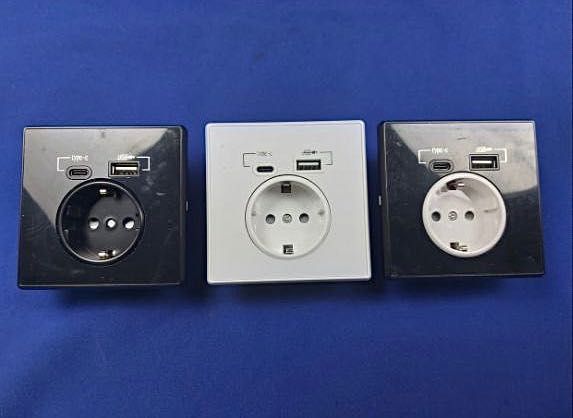 Сучасна розетка USB + Туре-С /Скло/ Coswall