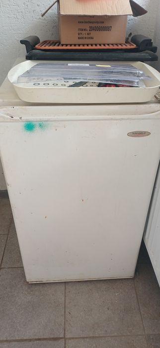 Холодильники БУ 2 шт.