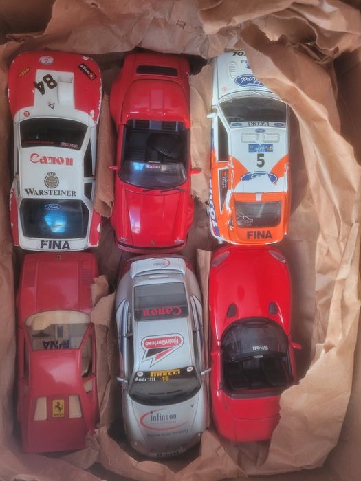Vendo carros bburago, maisto, estatuetas e figuras action man