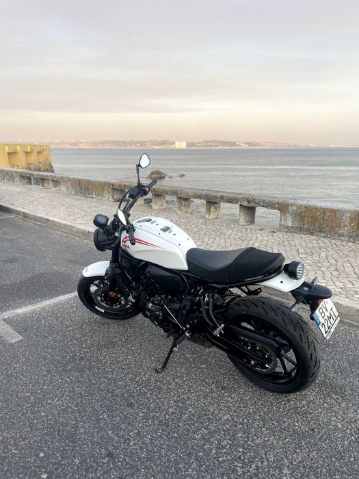 Vendo Yamaha XSR 700 praticamente nova, modelo 2025