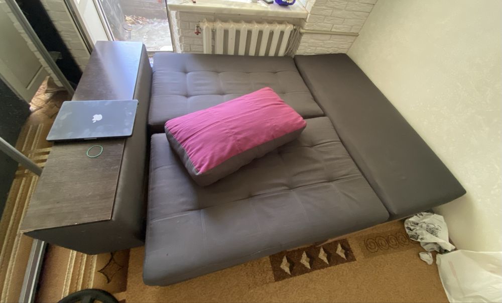 Большой Диван , кровать