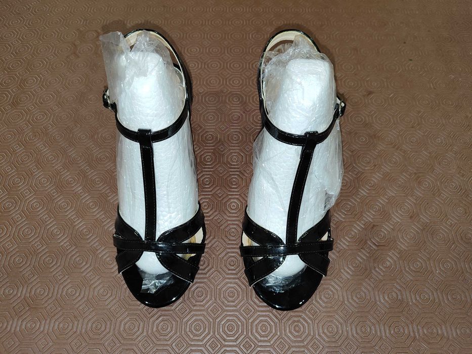 Sandália de Senhora verniz preto 37