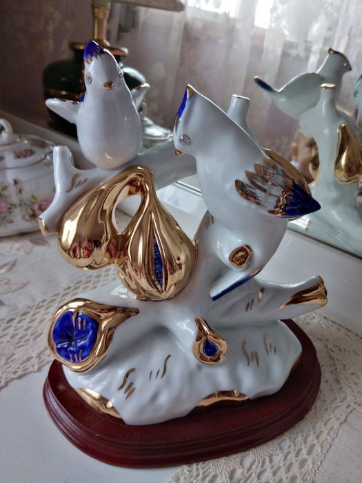 Estatueta porcelana