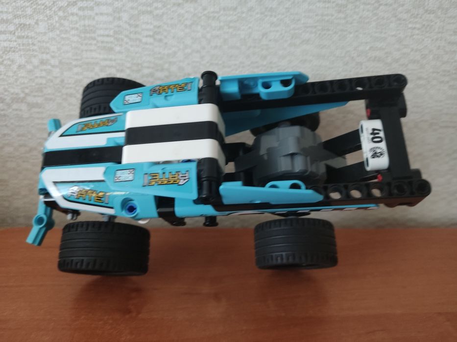 LEGO Technic Трюковой грузовик 42059