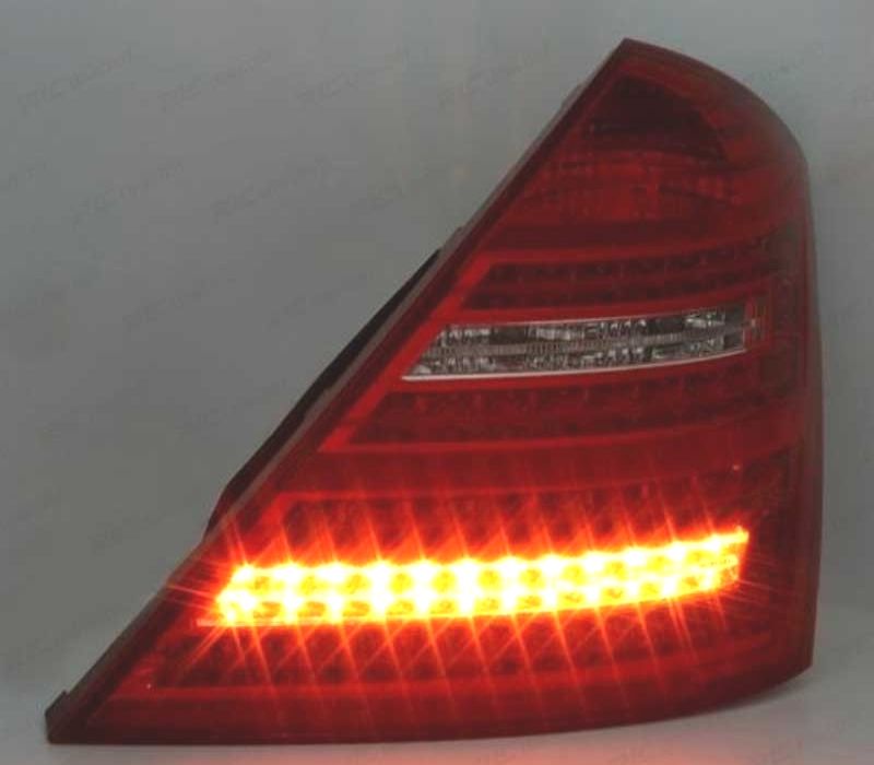 FAROLINS LED MERCEDES CLASSE S W221 05-11 VERMELHO CROMADO