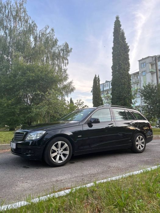 Продам своє авто Mercedes-Benz C-Class 2009