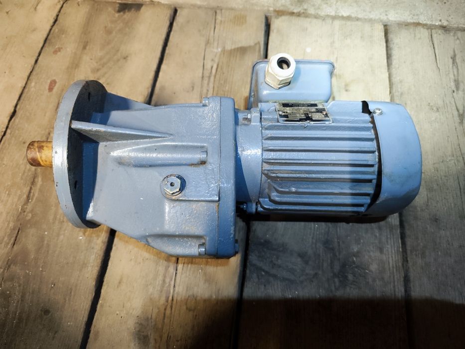 Motoreduktor VEB 20 obrotów IP44 0.18KW 220/380V