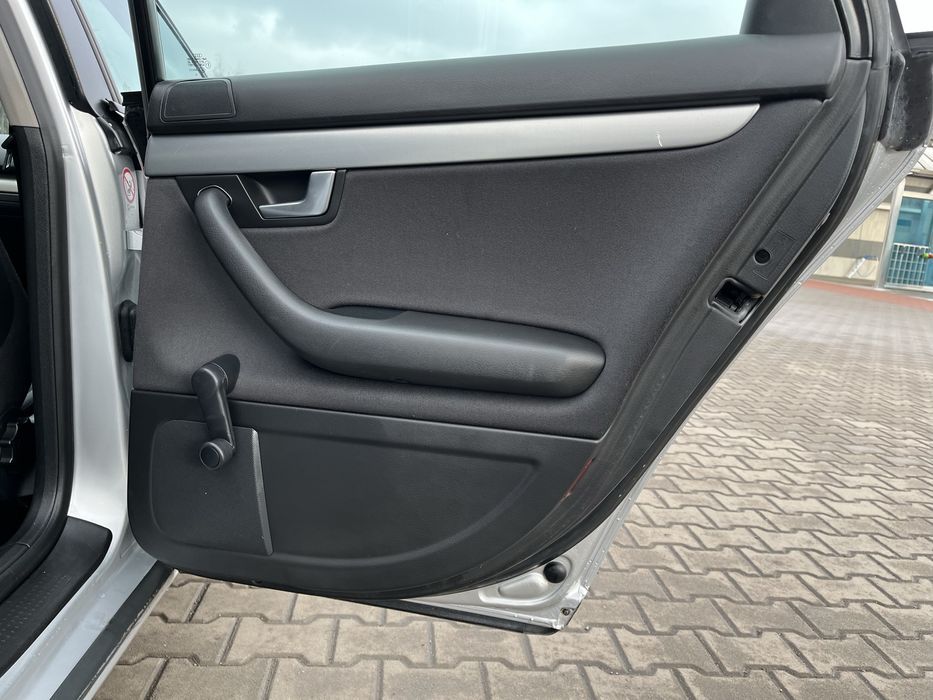 Audi A4 1.6 Mpi бензин