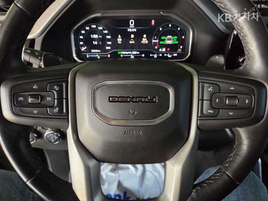 2023 GMC Sierra можна придбати на фонд або під УБД