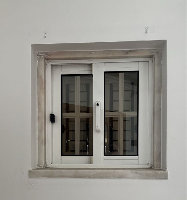 Janelas  e portas usadas.
