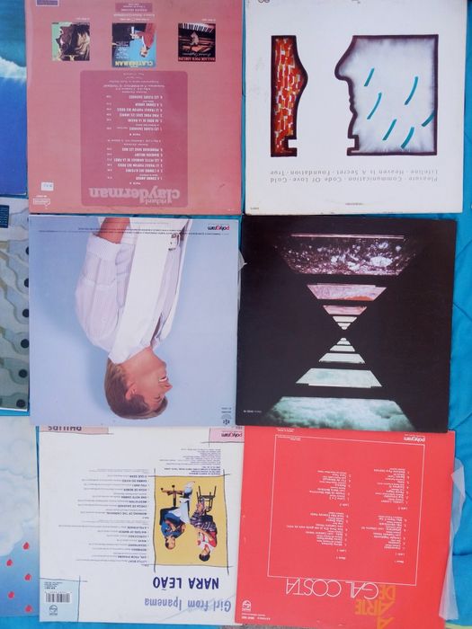 12 vinis incluindo Gal Costa