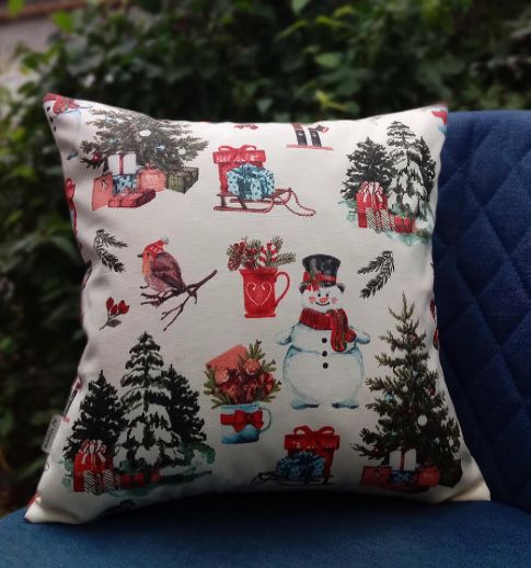 Новорічні подушки та наволочки