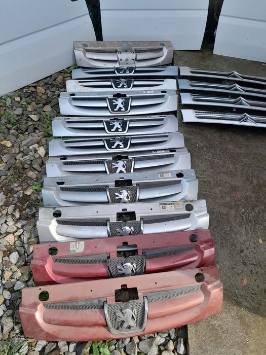 Решітка радіатора пежо партнер експерт сітроєн берлінго джампі