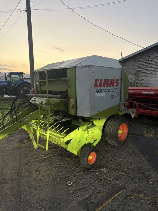 Продам прес підборщик  CLAAS ROLLANT 255