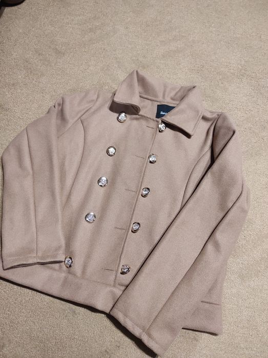 Пальто жіноче коротке