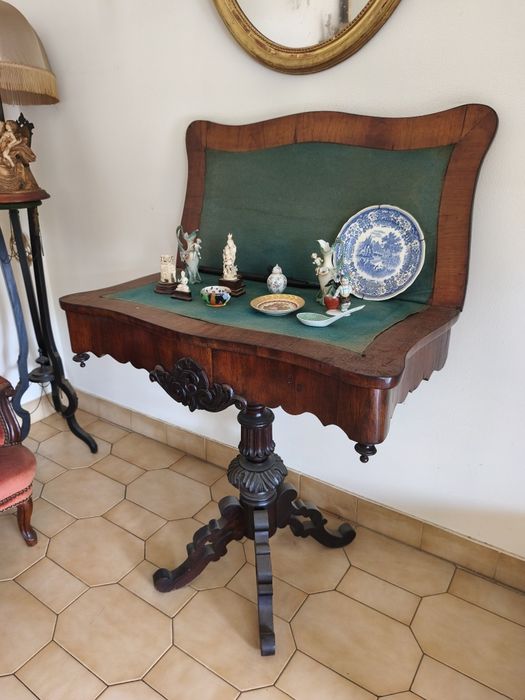 Recheio de casa de moveis antigos