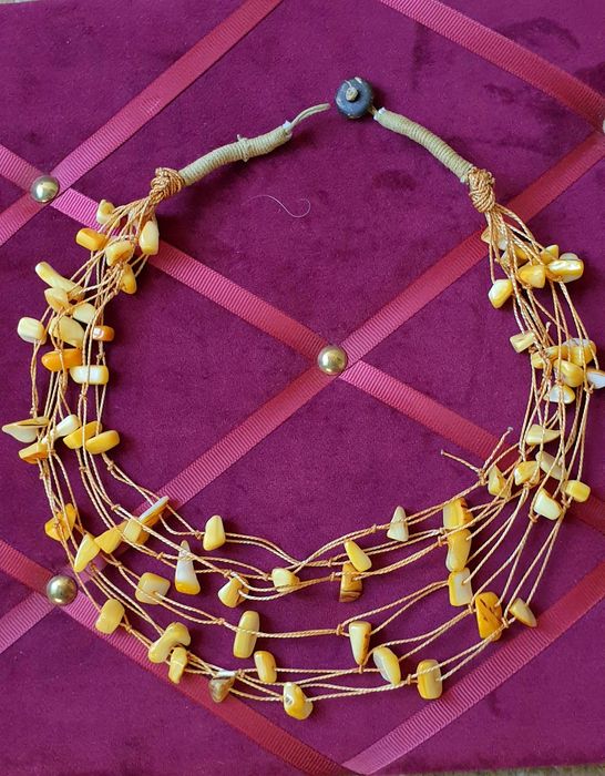 NASZYJNIK. Bursztyn  Mleczny.